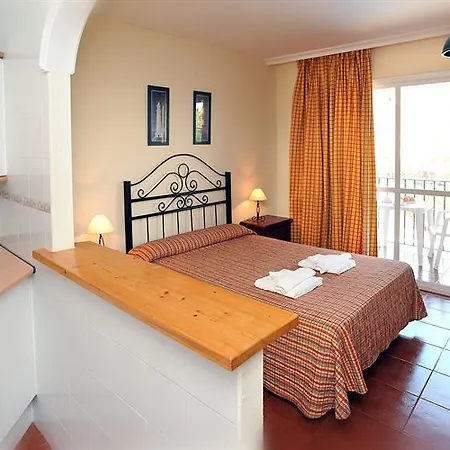 Leo Islamar Apartamento *