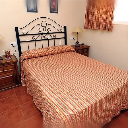 Leo Islamar Apartamento *