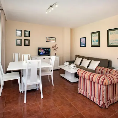 Leo Islamar Apartamento *